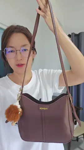 #กระเป๋าสะพาย #กระเป๋า #กระเป๋าสะพายข้าง #กระเป๋าแฟชั่น #กระเป๋าสะพายไหล่ 