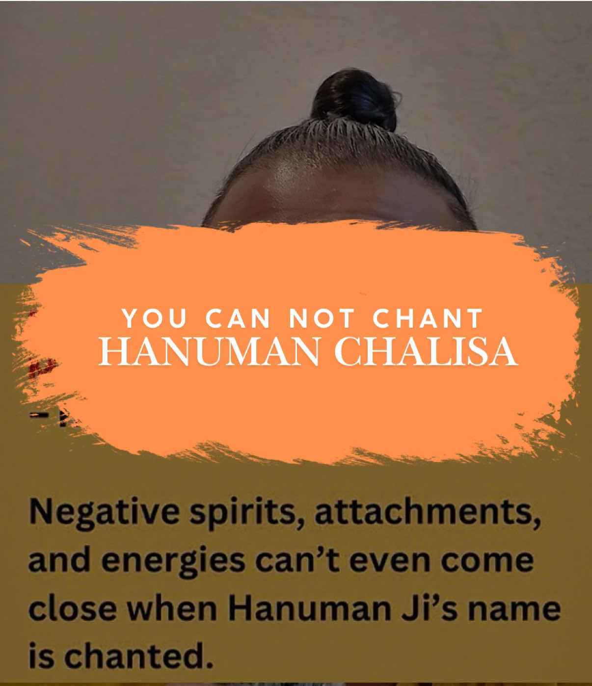 Veel mensen denken dat je de Hanuman Chalisa niet mag reciteren tijdens hindoe overlijdensrituelen. Het vers “Bhoot Pisaach Nikata Nahi Aavai” wordt vaak totaal verkeerd geïnterpreteerd door sommige sprekers.  In deze video leg ik uit wat het echt betekent en waarom de Hanuman Chalisa juist wél gereciteerd mag worden tijdens rituelen van afscheid en bescherming. 🕉️🔥 Laat me weten wat jij hierover hebt geleerd!  - - - - - #hindu #ramayan #spirituality #kirtan #sanatandharma 