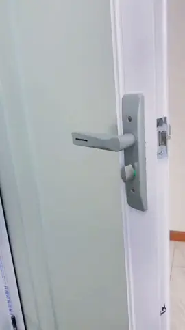 Protetor de Maçaneta de Silicone Mantém sua porta mais limpa, protegida e sem arranhões. durável.#protetordemaçaneta #silicone #casaorganizada #limpeza #utilidadesdomesticas 