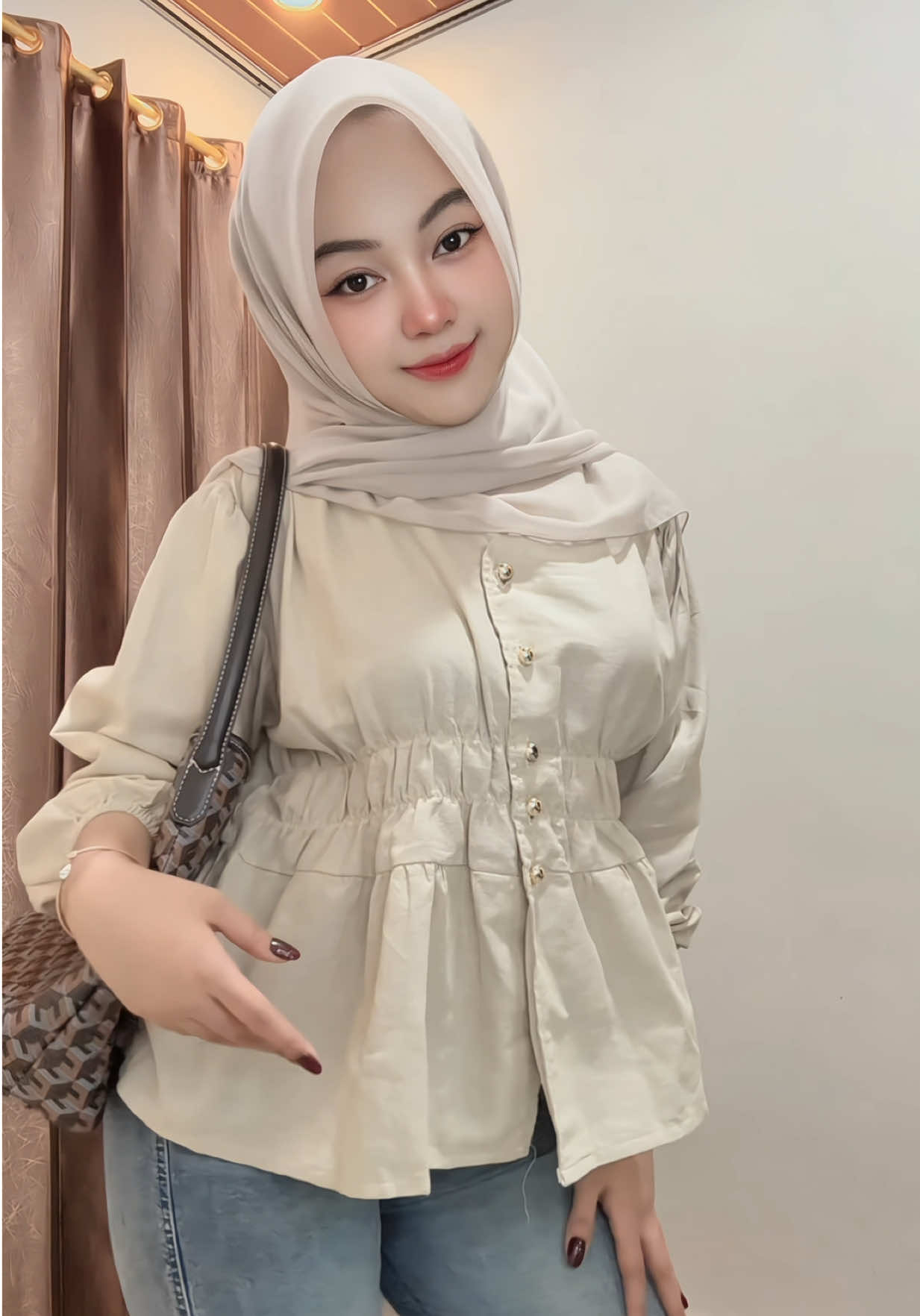 🤍 @Awear.of  #ootdhijab #ootdfashion #blouse 