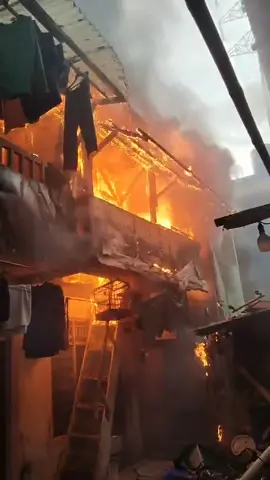 Kebakaran jatipulo #kebakaran #pemadamkebakaran #damkar #damkardki #pemadamkebakaranindonesia 