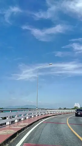 งานว่าวยักษ์ จุดชมวิวปากน้ำแขมหนู จันทบุรี คนเยอะมาก