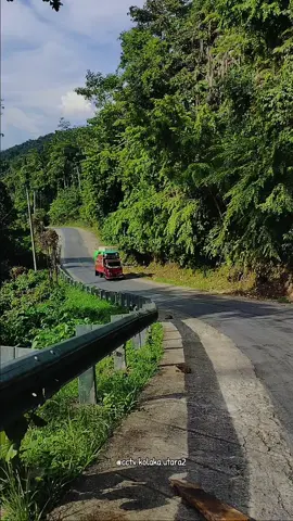 kira² berapa ton muatannya@tesarzahral2#fyp#cctvkolakautara #foryoupage #xybca #bismillahfyp 