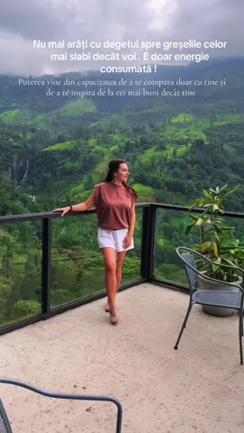 Urăsc postările de genul “ a venit clienta din altă parte cu ceva oribil și eu am făcut o minune “ … nu de puține ori , interesul din spate e să discredităm și să ne poziționăm superior . La ce ajută postările astea ? La nimic ! Nu de puține ori am văzut lucrări la fel de slabe sau chiar mai rău după . Așadar , încercați să vă raportați strict la voi și să rămâneți în conștiința clientelor într-un mod pozitiv .  #lashesofinstagram #CapCut 