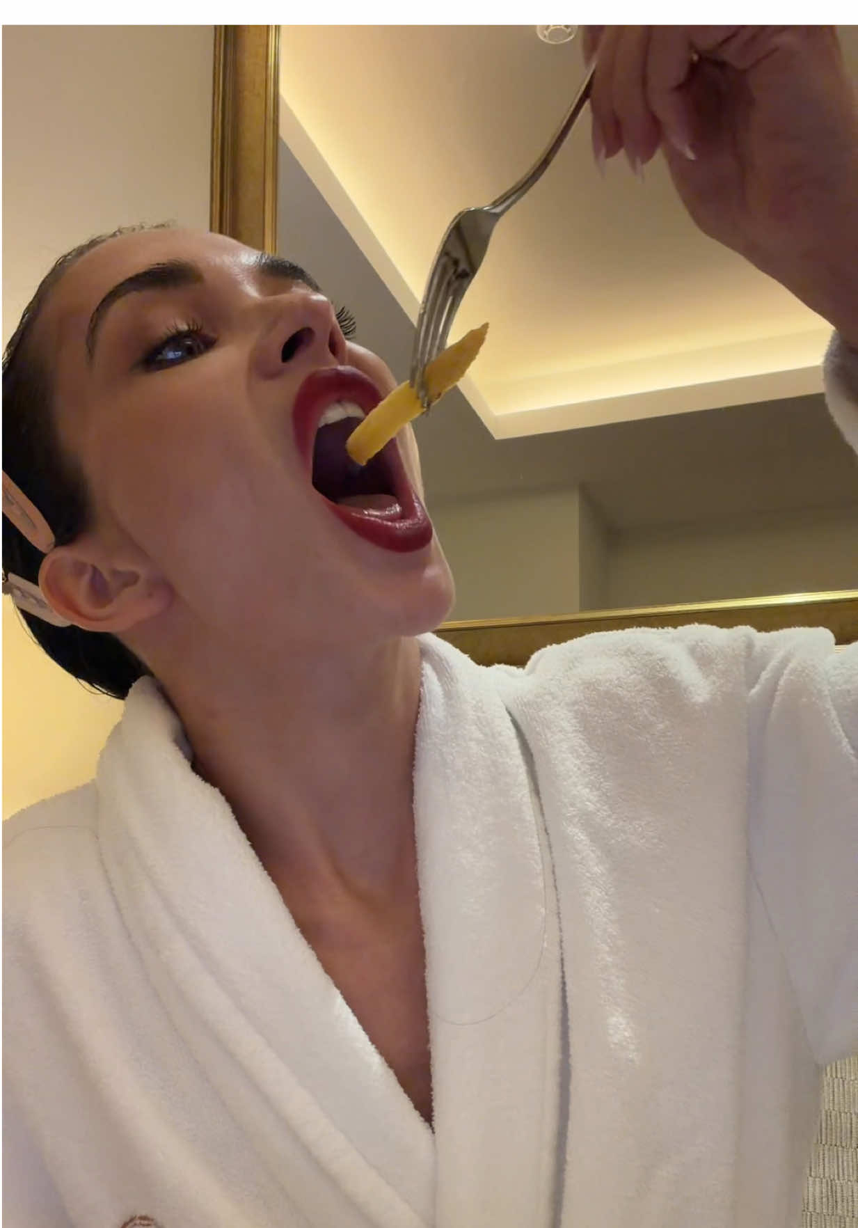 Operation : Bowl of chips 🍟 Zero smudge 💋