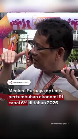 Menkeu Purbaya yakin pertumbuhan ekonomi RI pada 2026 akan naik mencapai angka 6 persen, hal ini ia sampaikan usai dirinya mengikuti acara lari pada Minggu (16/11/25). Keyakinannya ini muncul karena menurutnya saat ini program pemerintah sudah banyak menjalankan kebijakan yang mampu mendorong kemajuan ekonomi. Ia juga menyebut dirinya optimis di triwulan keempat tahun 2025 ini pertumbuhan ekonomi akan mencapai lebih dari 5 persen, sehingga menurut perkiraannya angka tersebut bisa melesat lagi hingga mencapai 6 persen pada tahun 2026. #menkeupurbaya #purbayayudhi #menterikeuangan #pertumbuhanekonomi #ekonominasional 