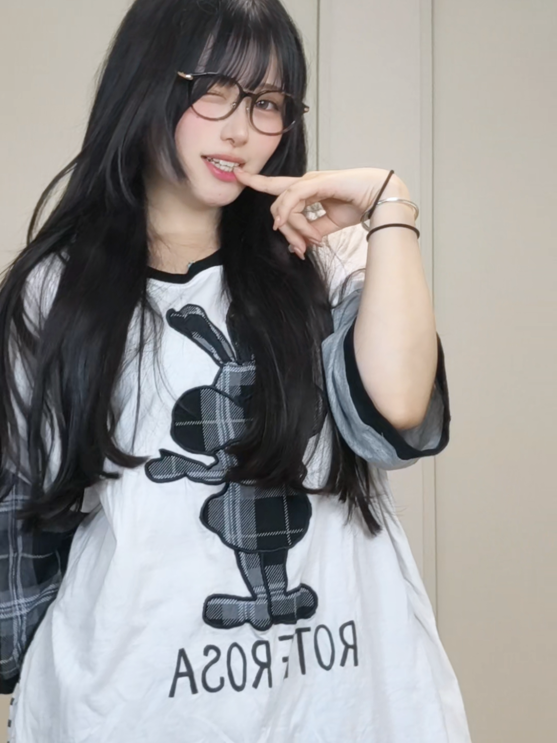 極度の車酔いタイプだからタクシー降りるとき毎回これ。I get extremely car sick so this happens every time I get out of a taxi.