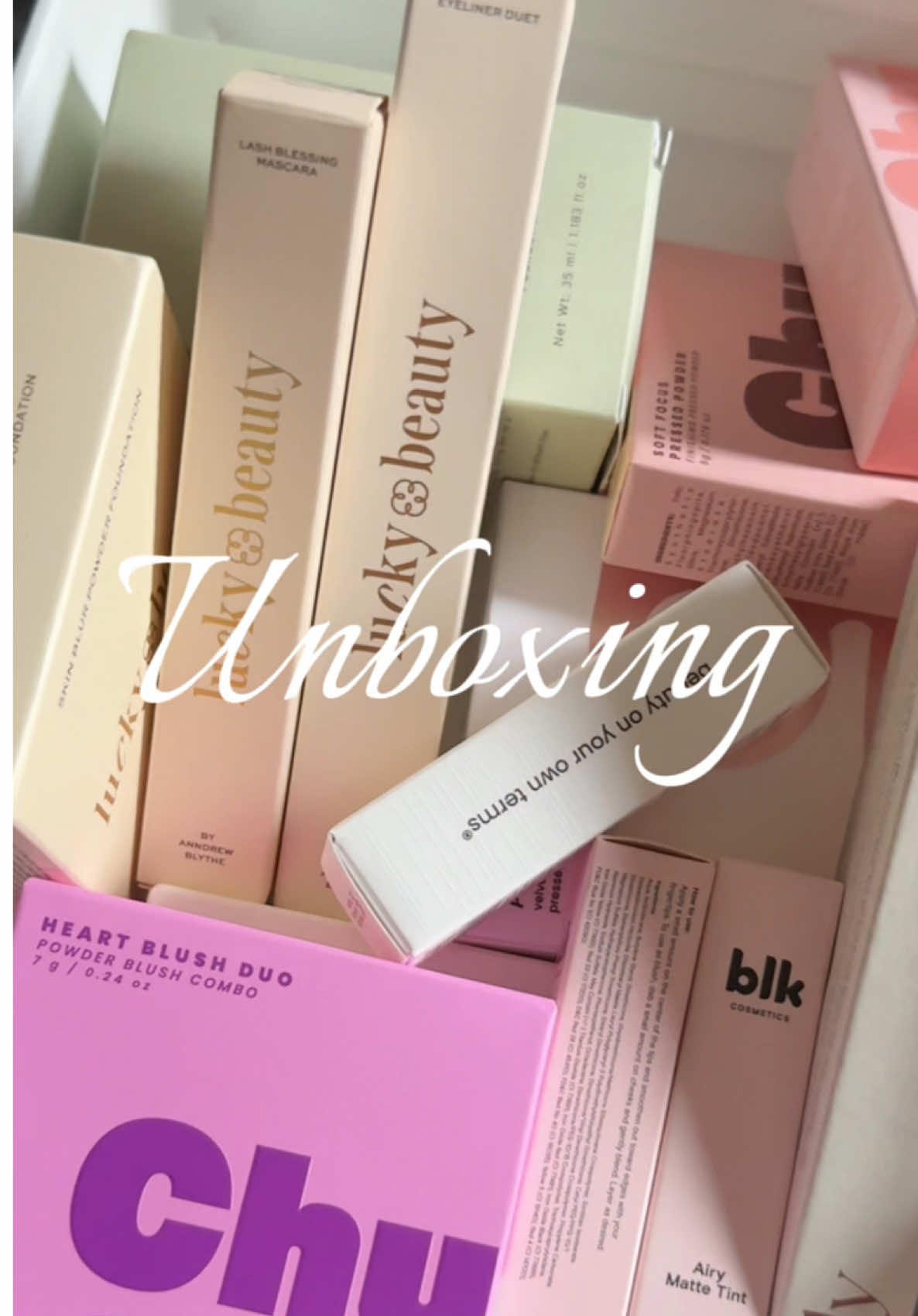 Finally posting this. my kind of therapy in a box 🤍📦 #unboxing #makeuphaul #beautycommunity #makeupcollection 