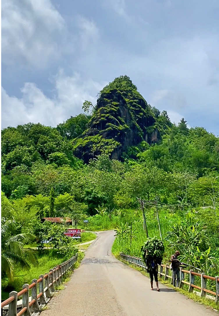 🛣️⛰️🍃#kebumen24jam #wadaslintang #fypシ゚ 