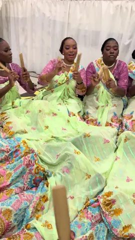 Des couleuuur vreuumant 💚🌸 #pourtoii #mayotte976🇾🇹🌴🤣 #tik_tok #pourtoiiiii #fypシ゚viral🖤tiktok 