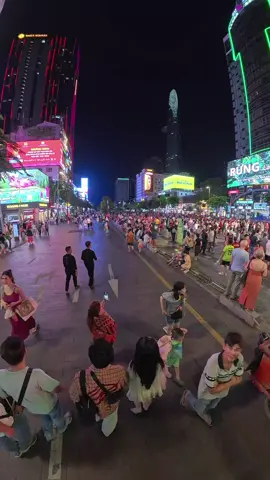 ...bao lâu rồi bạn chưa dạo phố đi bộ Nguyễn Huệ về đêm... #phodibonguyenhue #phodibo #saigon #hochiminhcity #tphcm 