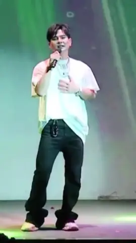 Xin thứ tha những kẻ lạc loài, xin mở rộng vòng tay...!!!#lamhung281077 #xuhuongtiktok #nhactamtrangbuon 