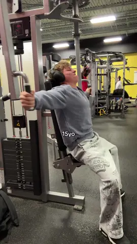 The guy I dapped up has put some astonishing work in. I been seeing him workout everyday for about a year, always grinding and the work is paying off, he’s looking so much healthier and fit then what he did last year. Proud of my boy #gym #GymTok #2010 #natty #biceps 