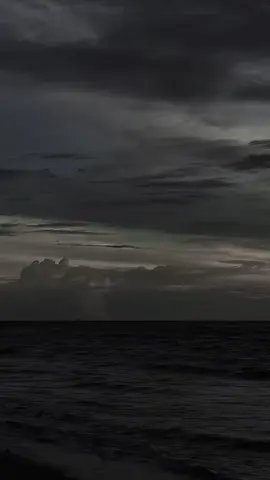 Trong tim anh như ngàn vết cắt...🖤