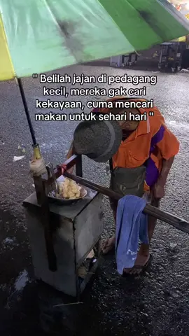 Bantu Larisin dagangan kakek nya ya gais 🥹 biasanya dia keliling di sekitar pasar mojosari, jualan cireng/bagor cuma 1000.an tapi enak banget😭  #fypシ゚ #tiktokviral #mojosari #fyp #pedagangkakilima #pedagangkeliling #krian 