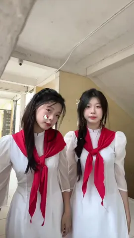 @kitkat>< 👯‍♀️#vannghe2011 #makeup #dutrendtiktok_xuhuong 