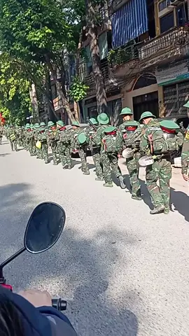 đi chùa bốc trúng các chú bồ đội 😂😂