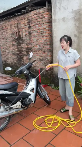Vợ tưới cây rửa xe nhiều chế độ nước dùng trong gia đình quá hợp lý luôn ạ #voituoicay #voiruaxe #giadungtienich #nhunglua #tienloi 