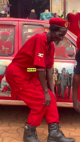 Time for dance Taata Bobi Wine #bobiwineuganda✊✊✊✊✊✊ #freeallpoliticalprisonersinuganda #nzigomedia #nzigomediauganda #waiswamufumbiro @Bobi Wine @David Lewis Rubongoya @National Unity Platform @Nubianli @NZIGO MEDIA UGANDA @Dax Vibez ❤️‍🔥 