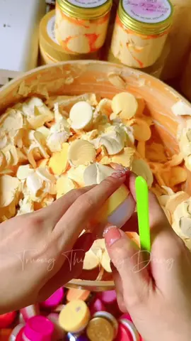 Nạo kem 🥰#truongthithuydungkemtronxuamientay #kemtronxuamientay #kemtronxua #kemtronmientay #kemtrangdatoanthan 