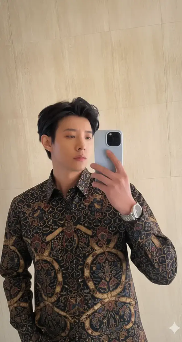 ini yaa guys foto max yg pake batik🥰😍 #maxiaoyu #maxiaoyu马小宇 #aktorchina #fypシ #trend 