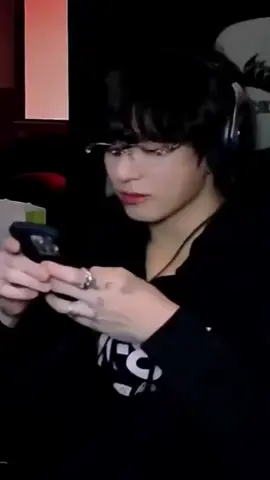 senyumannya itu loh bikin meleleh 🫠😆😚#jungkook 