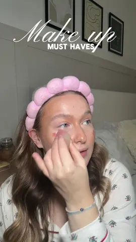 Make-up must haves🤍  -@e.l.f. Cosmetics UK halo glow ‘light fair’ + camo contour ‘light claire’  -@rimmellondon multi tasker concealer + lip liner ‘cuppachino’  -@Rare Beauty liquid blush ‘hope’  -@Huda Beauty easy bake powder  -@MaybellineUK city bronzer #makeupmusthaves #getreadywithme #makeup #rarebeauty 