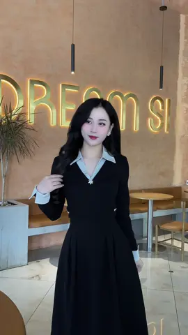 Váy thiết kế cổ V bẻ phối dạ tiêu, dáng A xoè dài #Vaythietke #vaycongso #vaythietkecaocap #OOTD #Evii 