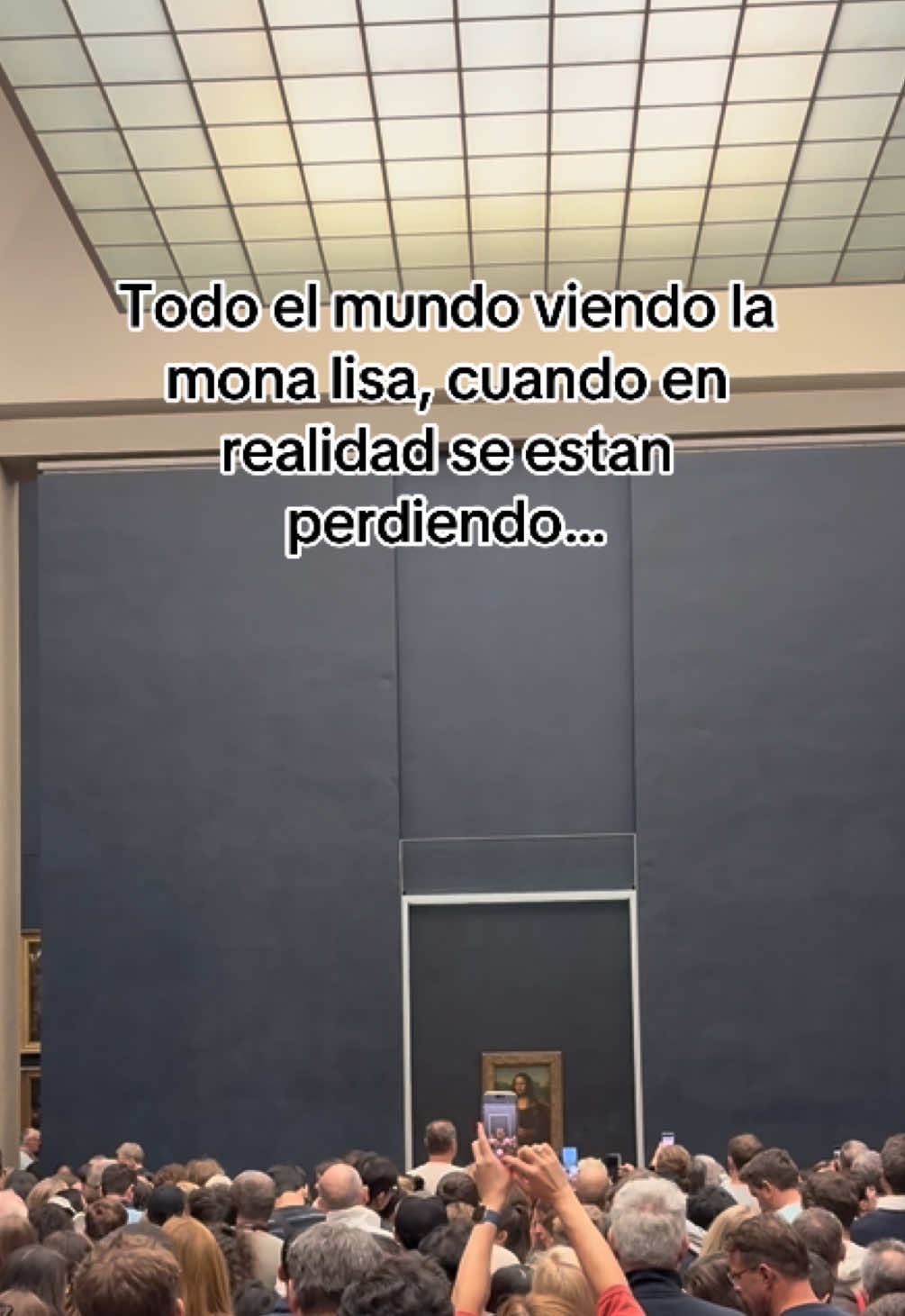 La subjetividad del arte… #louvre #eurotrip #france #paris #monalisa 