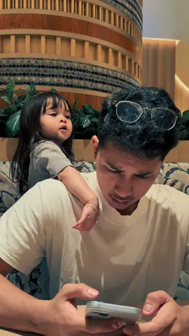 Ketempelan anomali ini