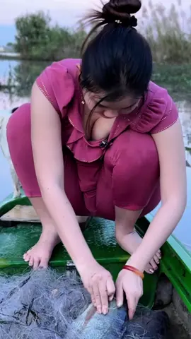 Ngâm lưới bắt cá ngầm quê em #trucphuong #trúcphươngvlog #congaimientay 