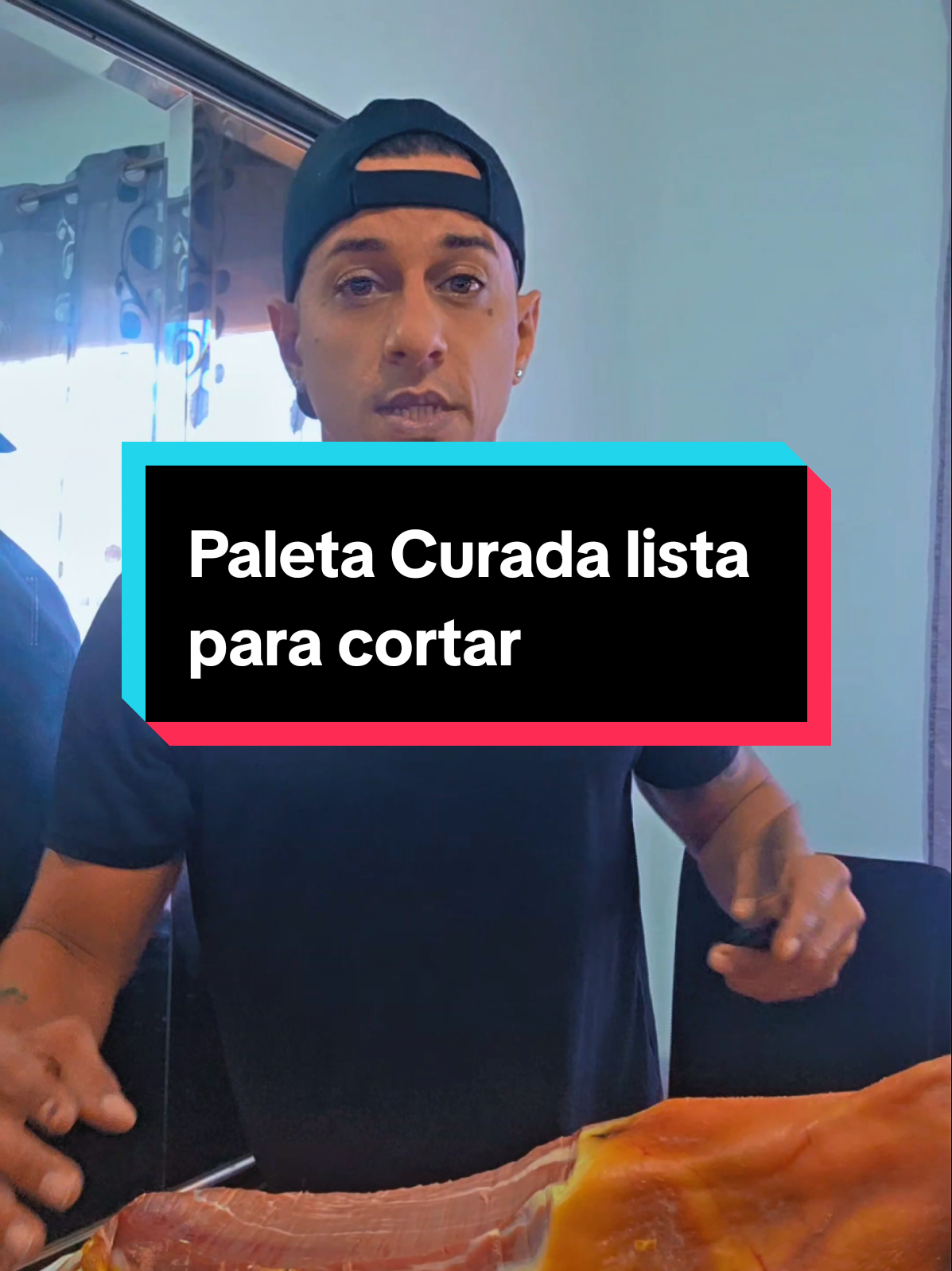 Paleta curada lista para cortar, sabor suave y equilibrado. Incluye kit jamonero. Calidad de maestros desde 1965.” #PaletaCurada #JamónPremium #Gourmet2025 #yosniellife 