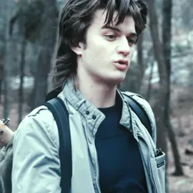 its offbeat bc of tiktok...🧍🏻‍♂️ - cc: drkho1d - scp: jcqscenes  #strangerthings #steveharrington #steveharringtonedit #viral #aestheticedit  ORIGINAL CONTENT TIKTOK steve harrington, steve stranger things, stranger things edit, trend tiktok 