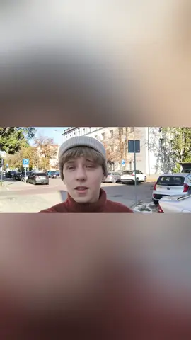 Pierwszy odcinek podcastu HETA MY już prawie gotowy! 😍 Wyruszyliśmy w podróż po Białymstoku, żeby zobaczyć miejsca ważne dla białoruskiej kultury i historii XX wieku. Spotkaliśmy się z historykiem Alaksiejem Trubkinem, odwiedziliśmy Centrum Kultury Białoruskiej w Białymstoku, zajrzeliśmy też do naszego dawnego przedszkola - miejsca, w którym wszystko się zaczęło. 😉 To właśnie tam poznawaliśmy język, tradycje i… siebie nawzajem. 😊 Odcinek już w najbliższy poniedziałek (17.11) na platformach streamingowych❗ Zostańcie z nami - obserwujcie, subskrybujcie i dajcie nam like! ❤️ [BY] Першы выпуск падкасту Heta My ужо амаль гатовы!  Мы адправіліся ў падарожжа па Беластоку, каб убачыць месцы, важныя для беларускай культуры і гісторыі ХХ стагоддзя. Паразмаўлялі з гісторыкам Аляксеем Трубкіным, наведалі Цэнтр Беларускай Культуры, а таксама завіталі ў наш былы дзіцячы садок - месца, дзе ўсё пачалося.  Там мы ўпершыню вучылі мову, традыцыі і знаёміліся адзін з адным. Выпуск з’явіцца ўжо ў панядзелак на стрымінгавых платформах!  Будзьце з намі - падпісвайцеся, сачыце і ставце лайкі!  #hetamy  #PodcastHetaMy  #podlaskie  #Białystok  #belarusianculture            Projekt podcast „Heta My” realizuje Stowarzyszenie AB-BA w partnerstwie z Polskie Radio Białystok. Zadanie jest finansowane ze środków z dotacji Ministerstwo Spraw Wewnętrznych i Administracji.