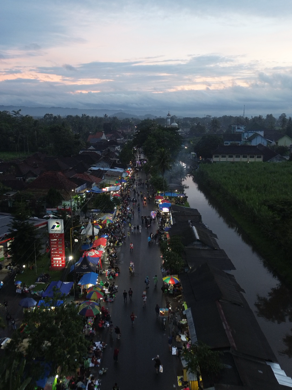 Suasana nyore di Pesona Gondanglegi  #pesonagondanglegi2025 #karnavalsoundhoreg #pesonagondanglegi #sparklingmalangspectacular #fyp 