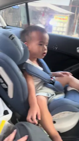 Ghế ô tô thì có rồi, mà làm sao cho hắn chịu ngồi đây mấy bà 😂 #gheotochobe 