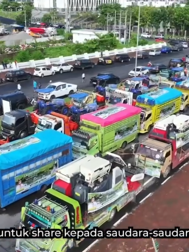 Makassar - Alhamdulillah, hari ini kami meluncurkan Program Mandiri Benih Padi Andalan Sulsel 2025 senilai Rp75 miliar bersumber dari APBD Provinsi dengan menyediakan 5.000.000 kg atau 5.000 ton benih unggul di Kawasan CPI Kota Makassar. Mandiri benih andalan ini akan disalurkan kepada 9.896 kelompok tani se-Sulsel secara gratis untuk ditanam di lahan seluas 200.000 hektare di 24 kabupaten/kota. Kami juga menyerahkan bibit tanaman perkebunan, serta ratusan alat dan mesin pertanian (Alsintan) untuk memudahkan para petani dalam meningkatkan efisiensi olah lahan serta mempercepat proses produksi di lapangan. #pertanian #sulsel #pemprov #gubernur 