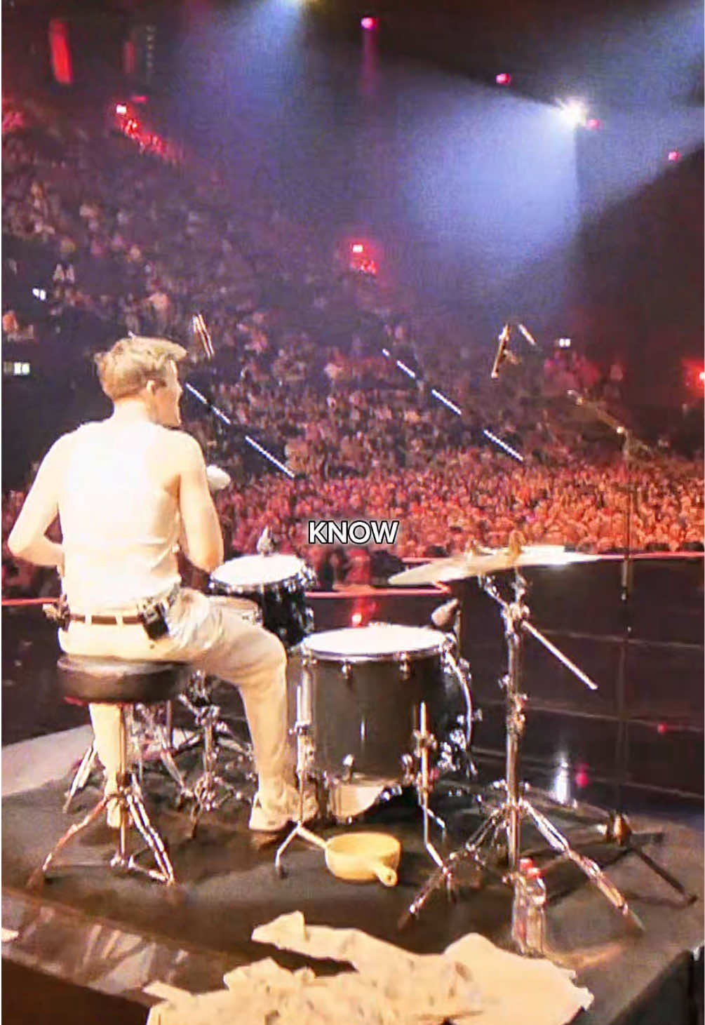 And another one hitting the million 🔥 I don’t even know what to say anymore.. Thank you so much people ❤️ You’re insane!! #walkingdowntheline #nickless #80smusic #livemusic #thankyou 