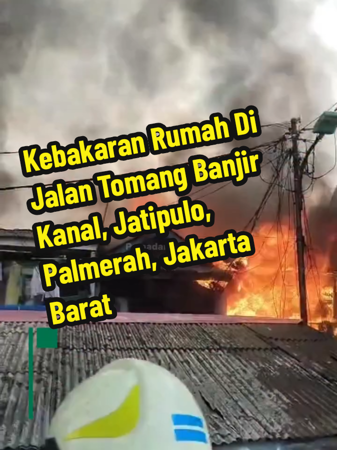 Minggu sore, 16 November 2025, dilaporkan kebakaran rumah di Jalan Tomang Banjir Kanal, Jatipulo, Palmerah, Jakarta Barat. Mohon berhati-hati. #jatipulo #palmerah #jakartabarat  ----- Ikuti akun kami untuk update informasi terkini Jakarta dan sekitarnya ----- 📹 : Damkar Jakarta