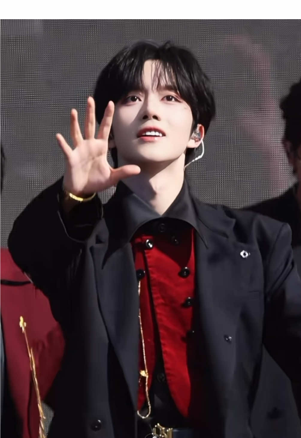 Em bé hợp vs đỏ ghê á #HuangXing #EliotHuang 