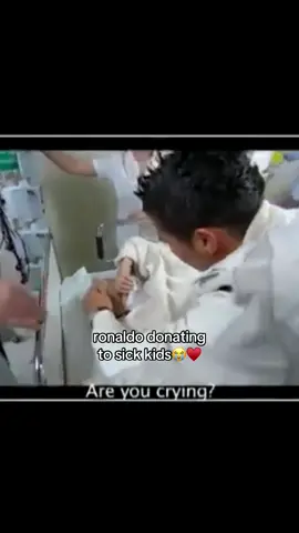 he’s so sweet i’m gonna cry #cristianoronaldo #fyp #foryoupage #viral #ronaldo 