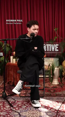 Candu bgt sama ni lagu...buat akustikan enak ke nya #nyomanpaul 