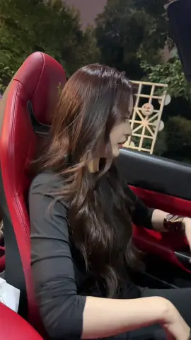 Mùa đẹp nhất của cô ấy sao có thể chọn một chàng trai nghèo?