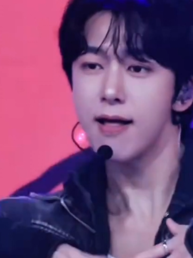 #เทรนด์วันนี้มาแรง #คำเดียวสั้นๆโคตรหล่อเลยฮยองวอน😍😍 