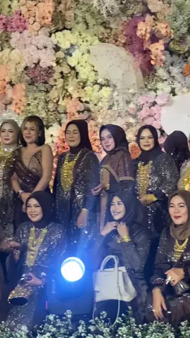 Sultan cigondewah with @ADE ASTRID @Adeastridreal 😍 #kondangancheck #cigondewah #mahogany #fypviralシ #viraltiktok 