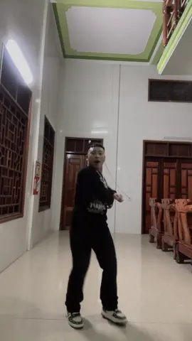 Giữ chuổi mà hơi ốm🤣#xuhuongtiktok #fyp #lenxuhuong #xhhhhhhhhhhhhhhhhhhhhhhh #dance 