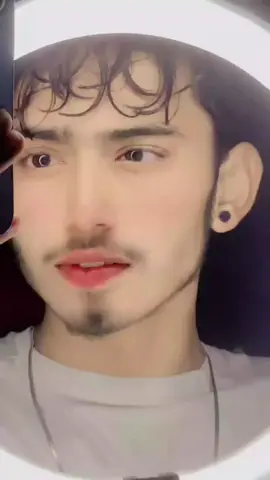 Loki samjaaon sacha .“Smile + Shyness = Perfect vibe 😍🌸”#creatorsearchinsights # #romanticlipsync #slowmolyric #feelthesong   