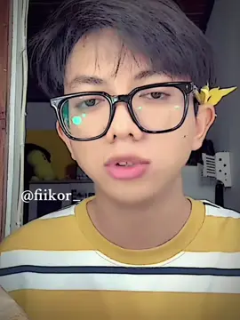 Dede koyi lepas kacamata🤭.  @sptrakori_ @bubub.kori  #sptrakori_  #igedeagusiwansaputrakori #gantengbanget #fiikor #fyp 