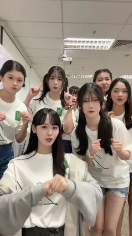 Klp48 2nd generationいっくよー ❤️❤️ 12/27 KLP48 ソロコンサート『SUPER BASH 』に二期生も出演します！初パフォーマンス！是非遊びに来てね🇲🇾#klp48 #quadlips 