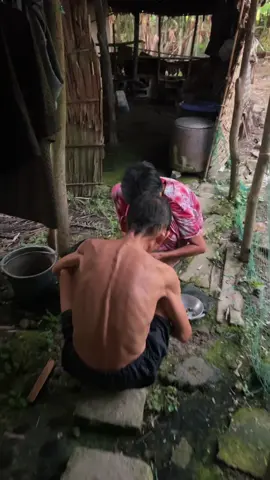 Còn cha còn mẹ thì hơn, không cha không mẹ như đờn đứt dây.  #noitoi 